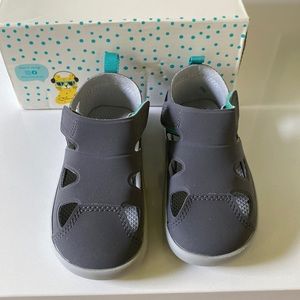 NEW IN BOX Ten Little Gray Everyday Sandals 8
